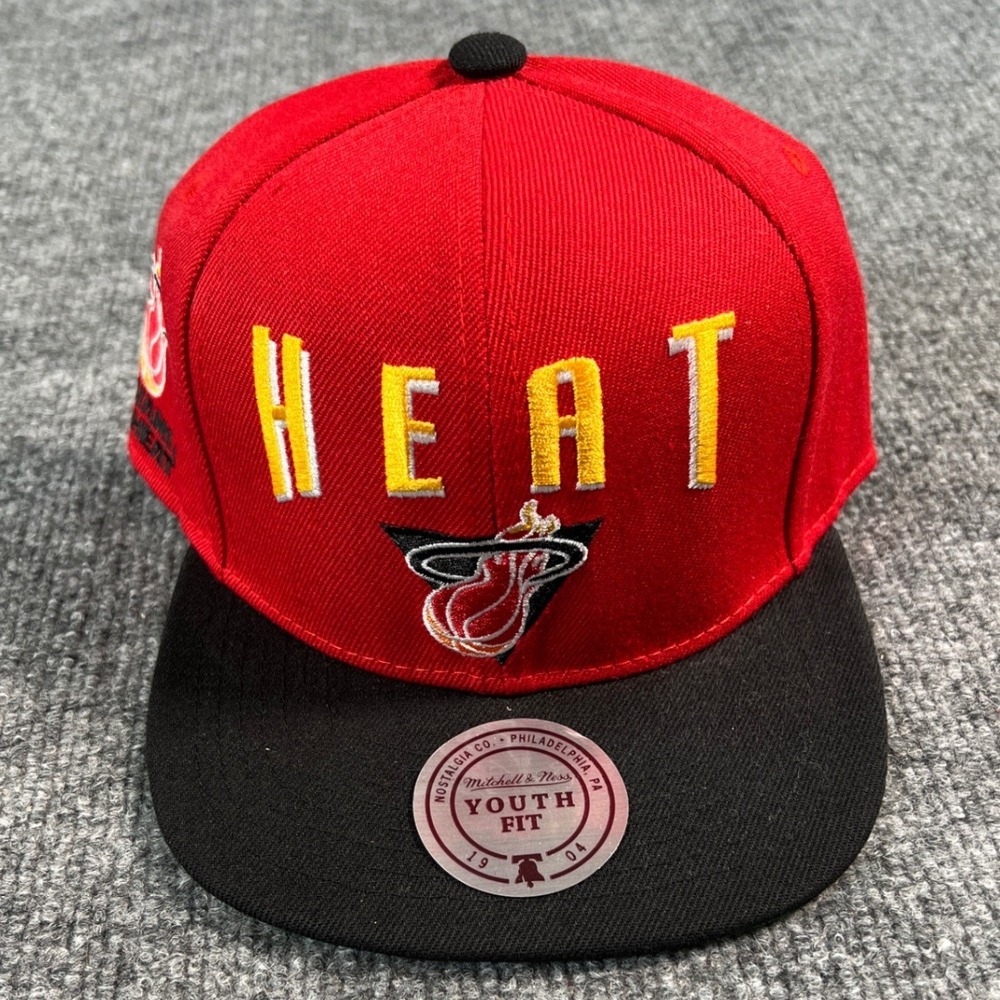 Mitchell & Ness Miami Heat Hat Youth OSFM Red Snapback NBA Flat Brim 9N2BOPHEY